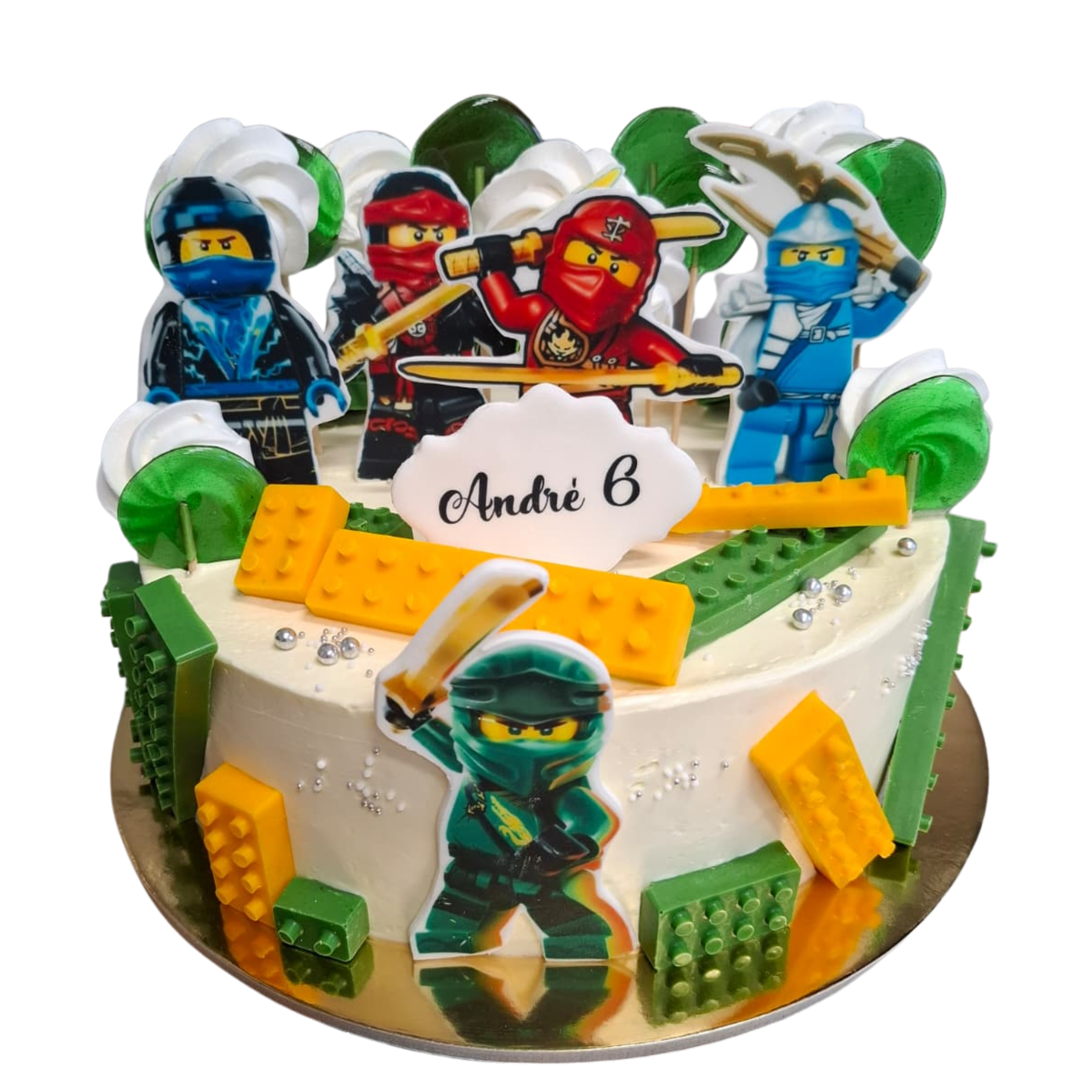 Ninjago kūka ar vertikālu dizainu